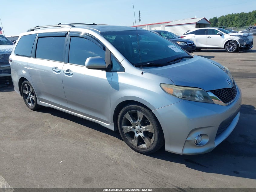 Photo of the 2013 TOYOTA SIENNA SE 8 PASSENGER