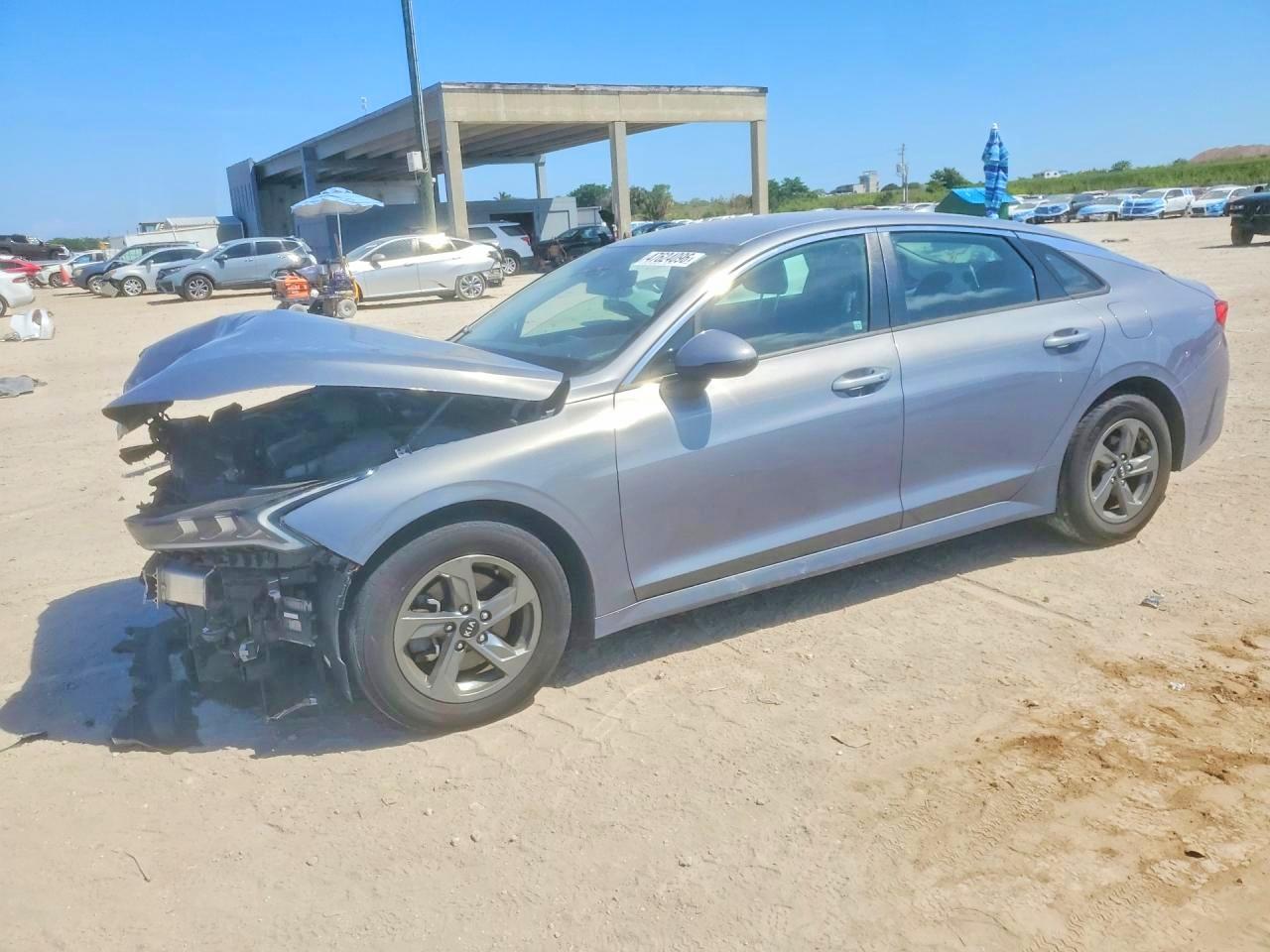 Photo of the 2021 KIA K5 LXS