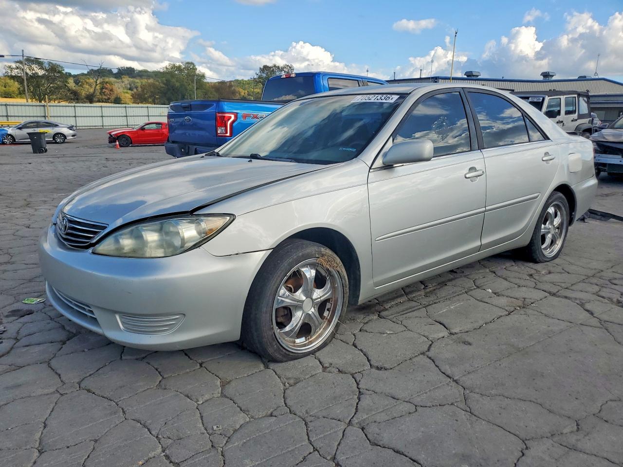 Photo of the 2005 TOYOTA CAMRY LE