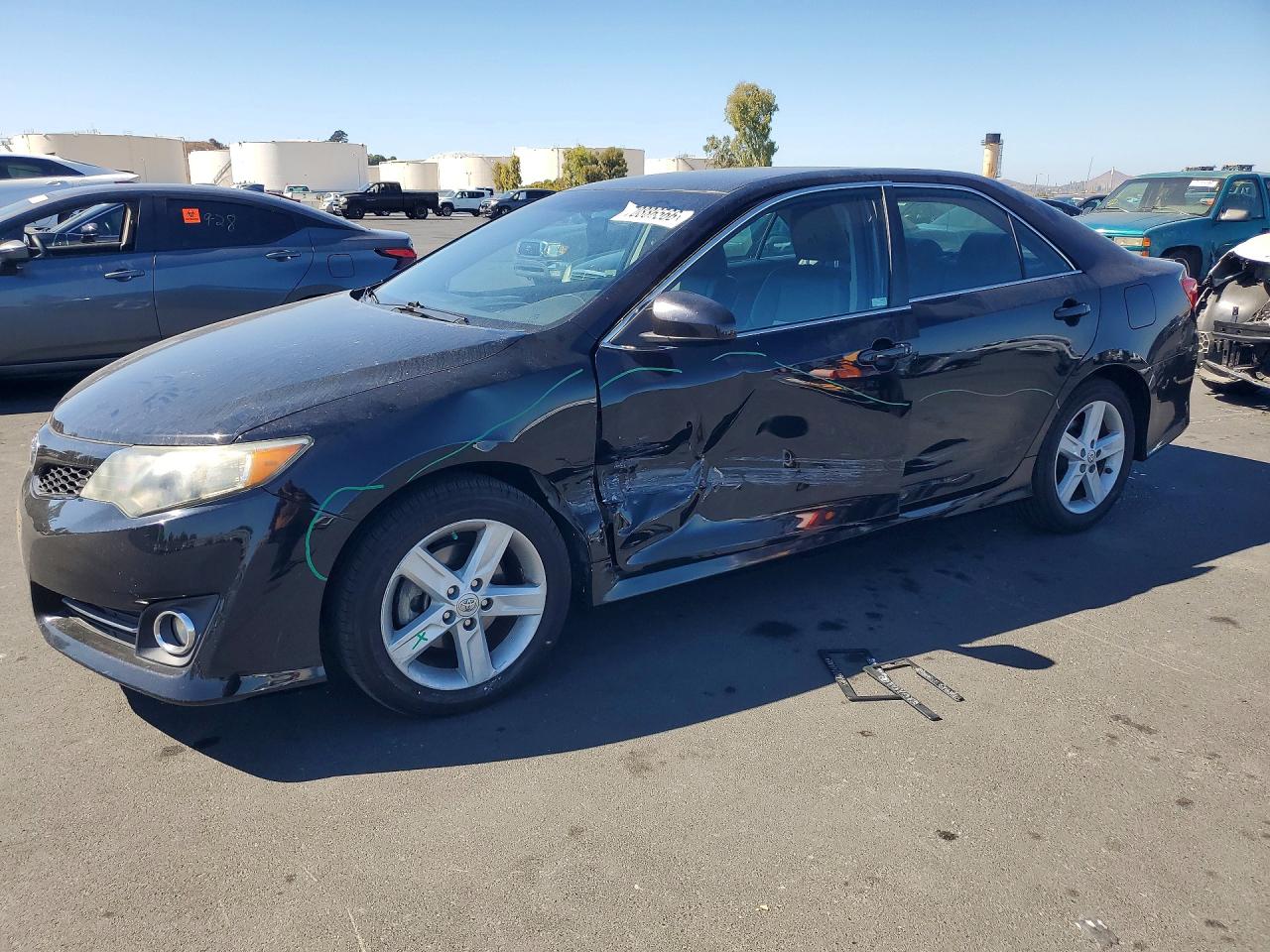 Photo of the 2012 TOYOTA CAMRY SE