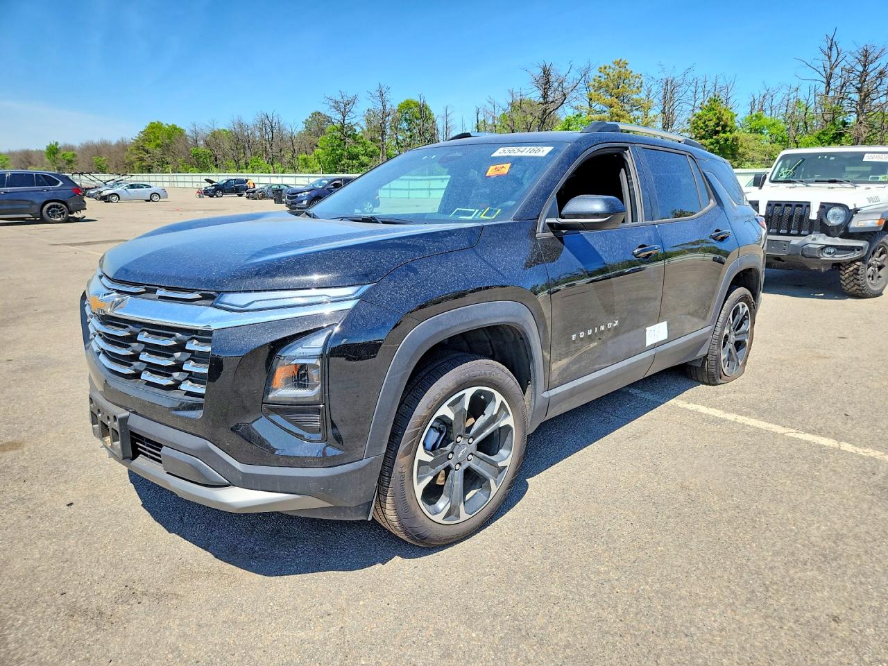 Photo of the 2026 CHEVROLET EQUINOX LT