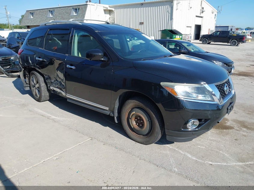 Photo of the 2013 NISSAN PATHFINDER PLATINUM