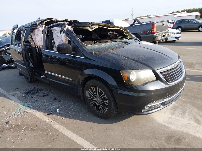 Photo of the 2014 CHRYSLER TOWN & COUNTRY S