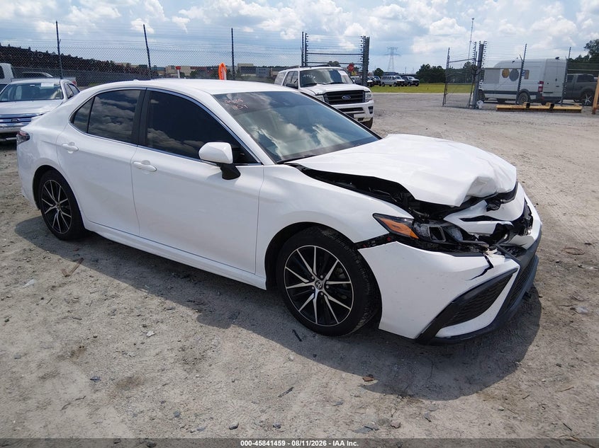 Photo of the 2023 TOYOTA CAMRY SE