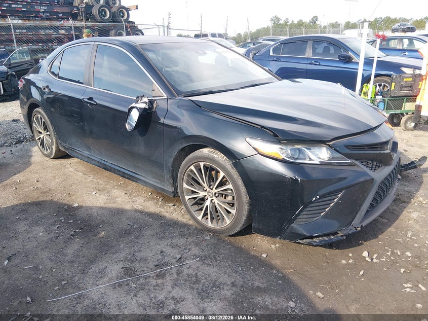 Photo of the 2020 TOYOTA CAMRY SE