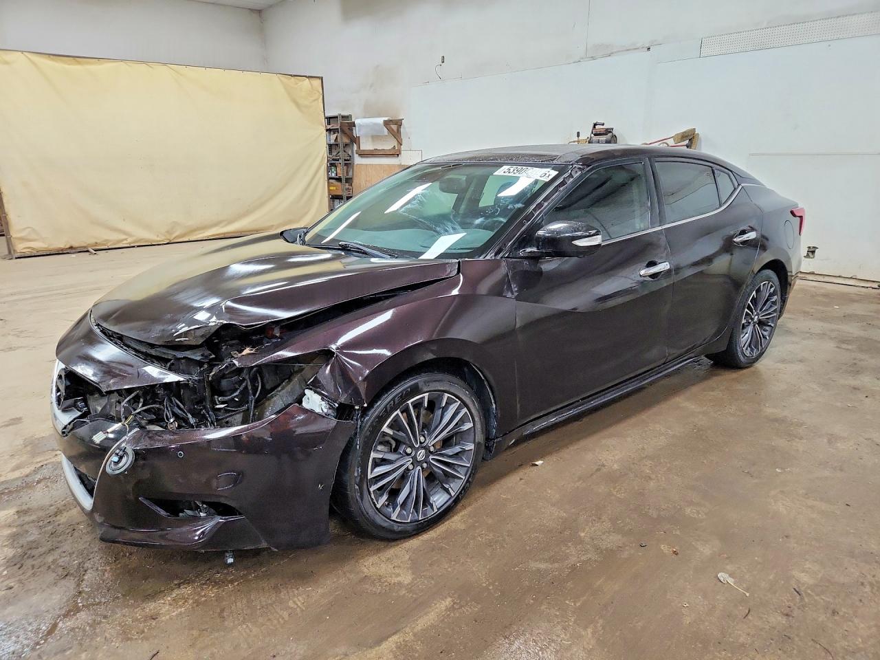 Photo of the 2016 NISSAN MAXIMA PLATINUM