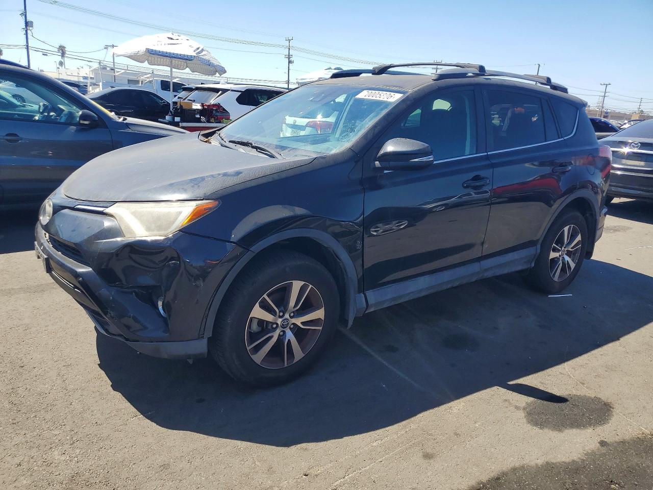 Photo of the 2018 TOYOTA RAV4 XLE