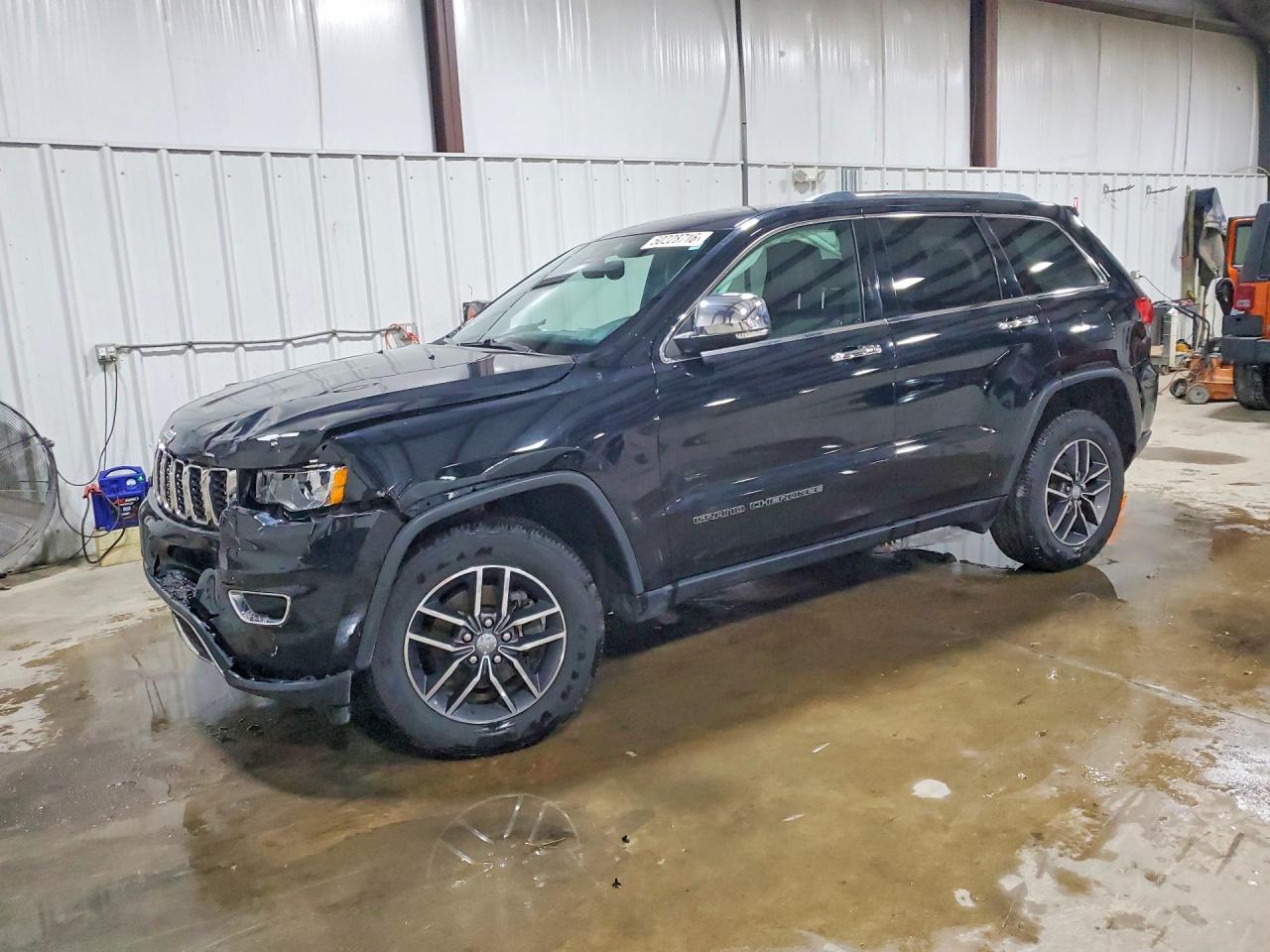 Photo of the 2018 JEEP GRAND CHEROKEE LIMITED