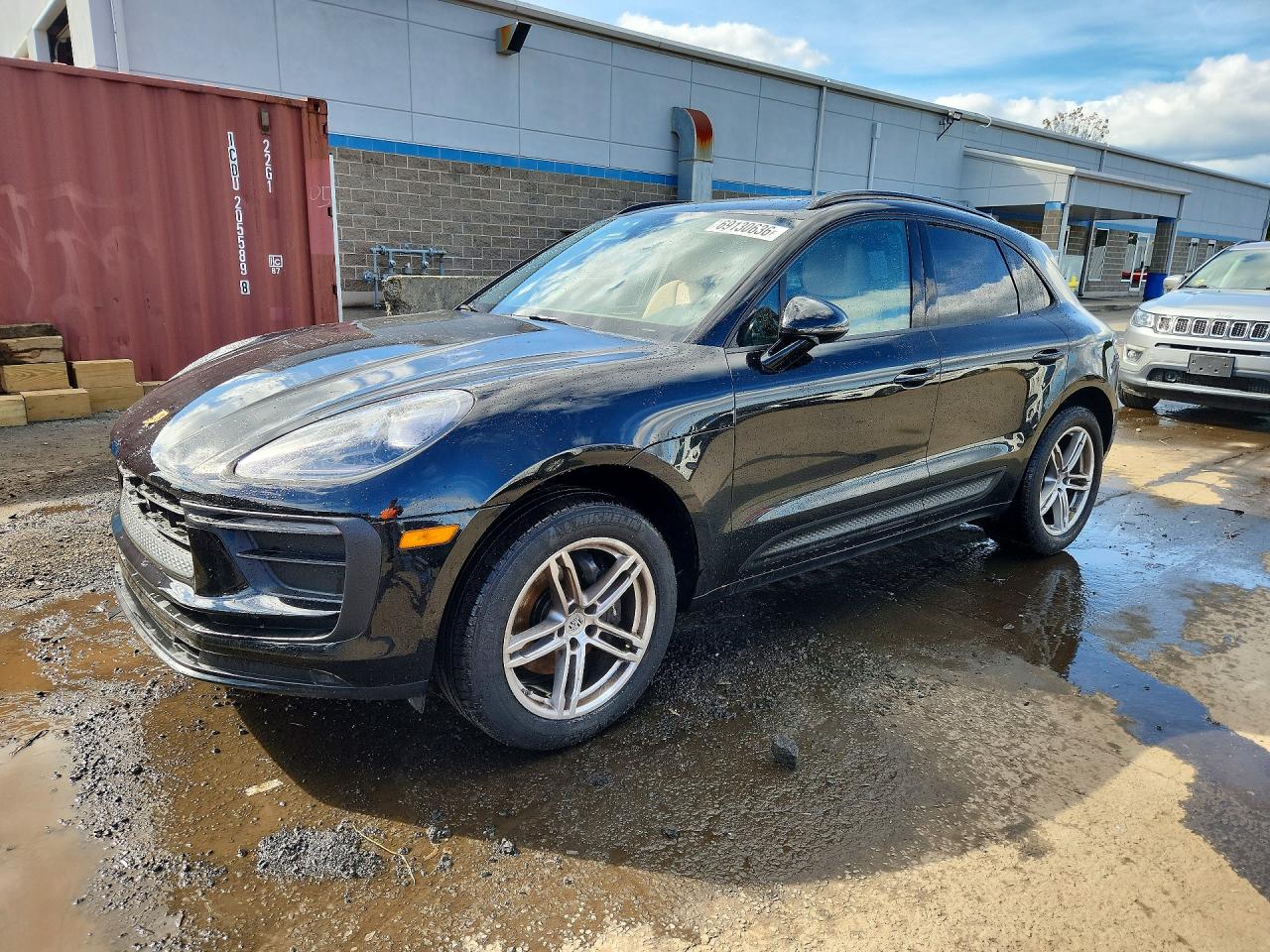 Photo of the 2025 PORSCHE MACAN BASE