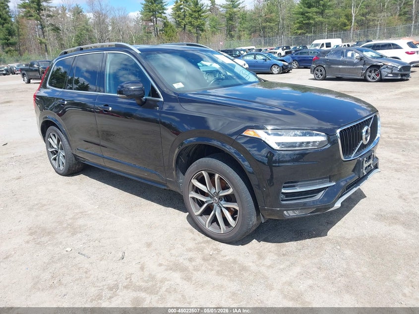 Photo of the 2017 VOLVO XC90 T6 MOMENTUM