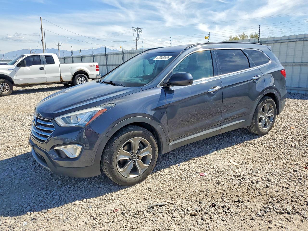 Photo of the 2015 HYUNDAI SANTA FE GLS