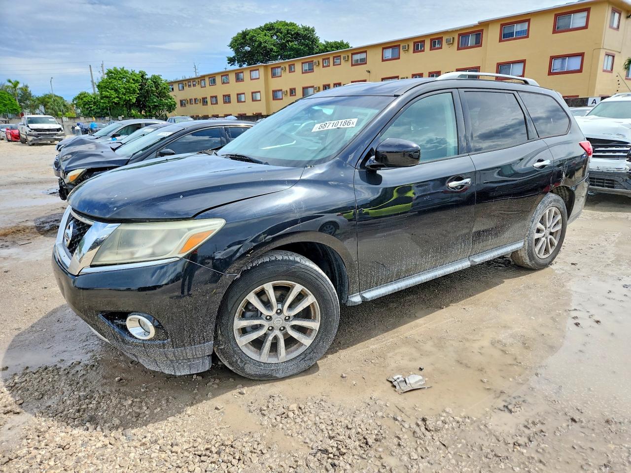 Photo of the 2015 NISSAN PATHFINDER S