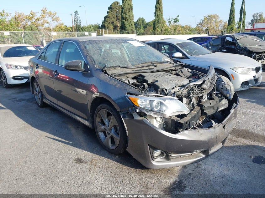 Photo of the 2013 TOYOTA CAMRY SE V6