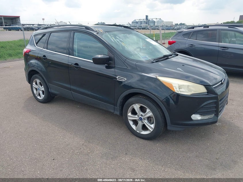 Photo of the 2014 FORD ESCAPE SE
