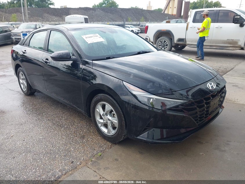 Photo of the 2023 HYUNDAI ELANTRA SE