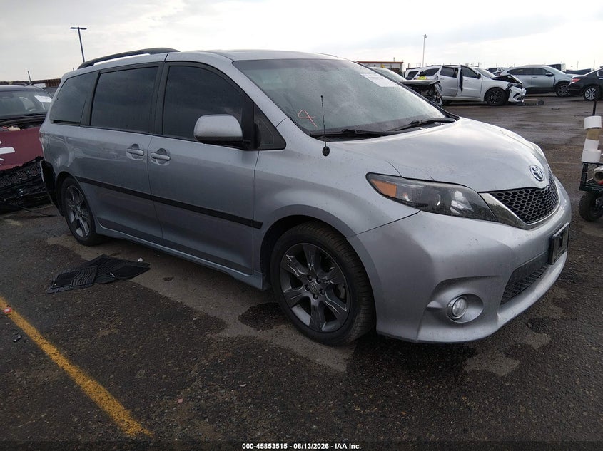 Photo of the 2011 TOYOTA SIENNA SE
