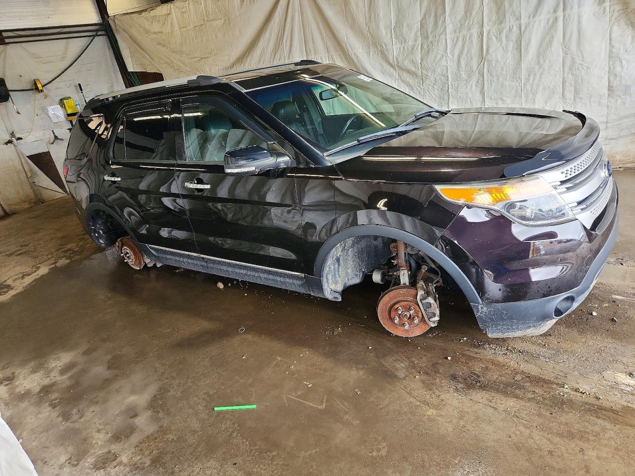Photo of the 2013 FORD EXPLORER XLT