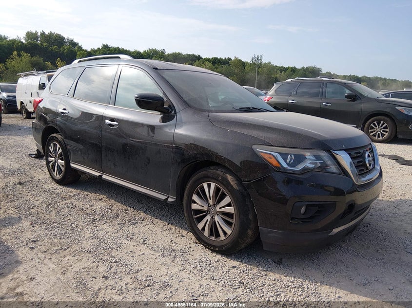 Photo of the 2019 NISSAN PATHFINDER SV