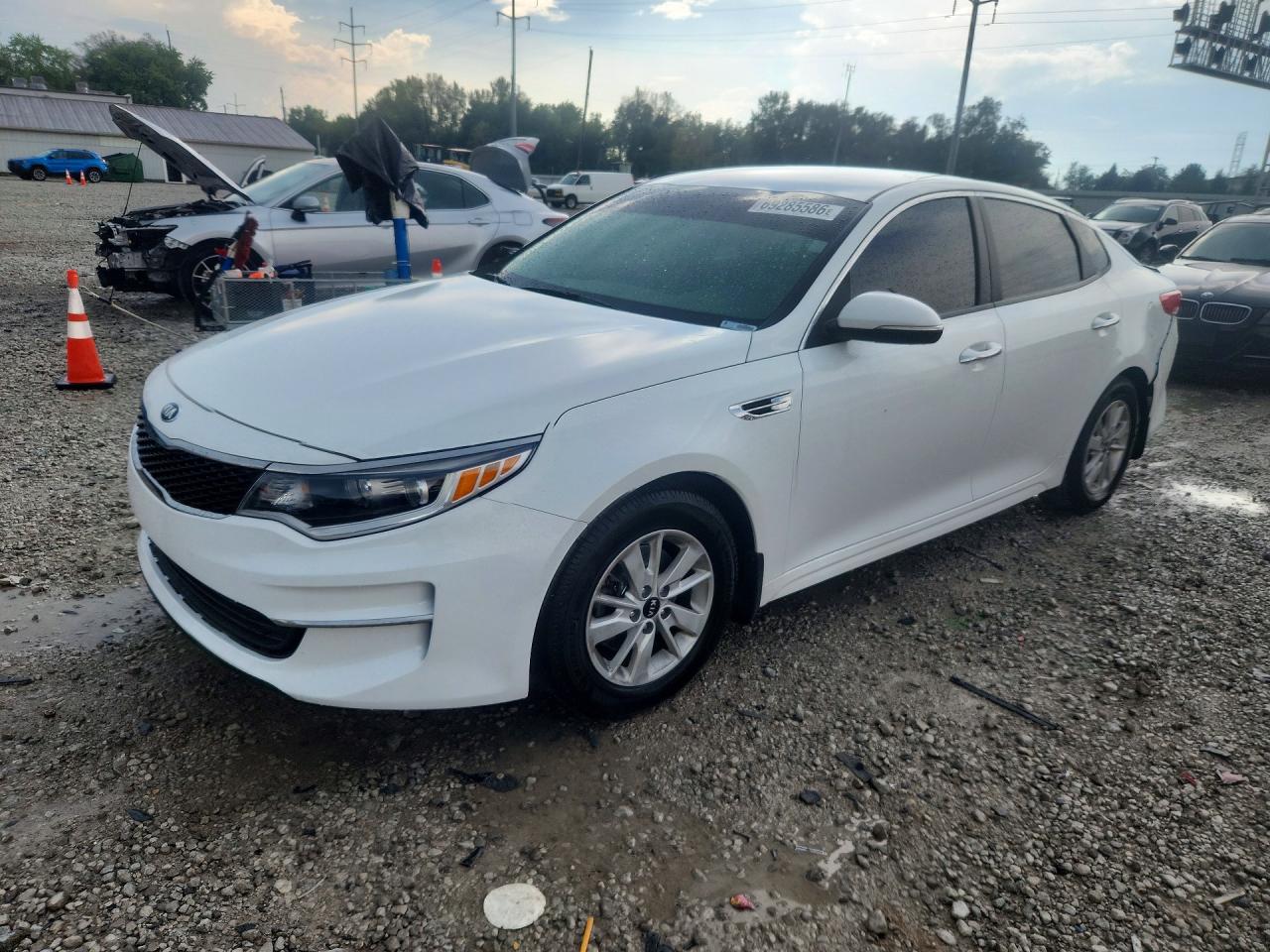 Photo of the 2016 KIA OPTIMA LX