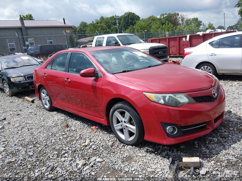 Photo of the 2012 TOYOTA CAMRY SE