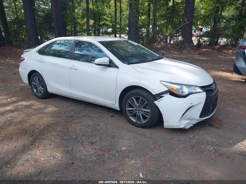 Photo of the 2015 TOYOTA CAMRY SE