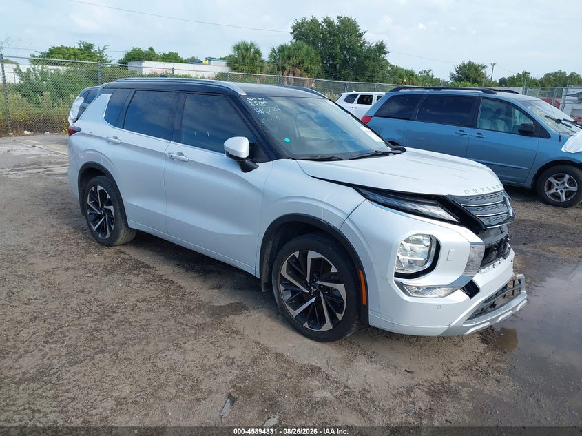 Photo of the 2024 MITSUBISHI OUTLANDER SEL 2.5 S-AWC/SEL BLACK EDITION S-AWC/SEL PLATINUM EDITION S-AWC