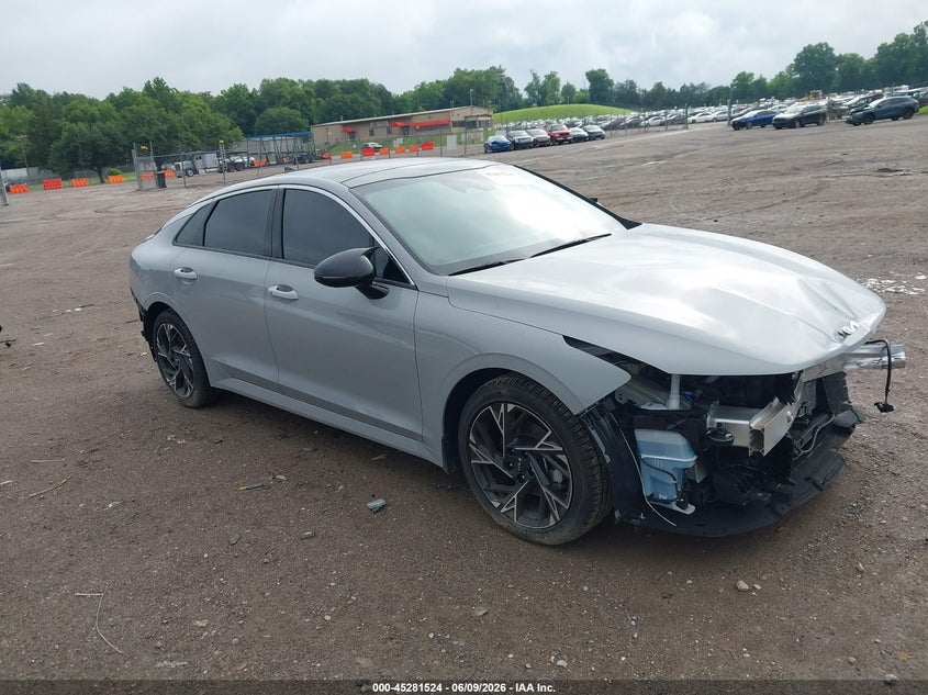 Photo of the 2025 KIA K5 GT-LINE