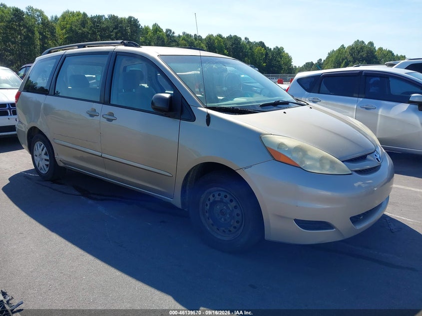 Photo of the 2006 TOYOTA SIENNA CE