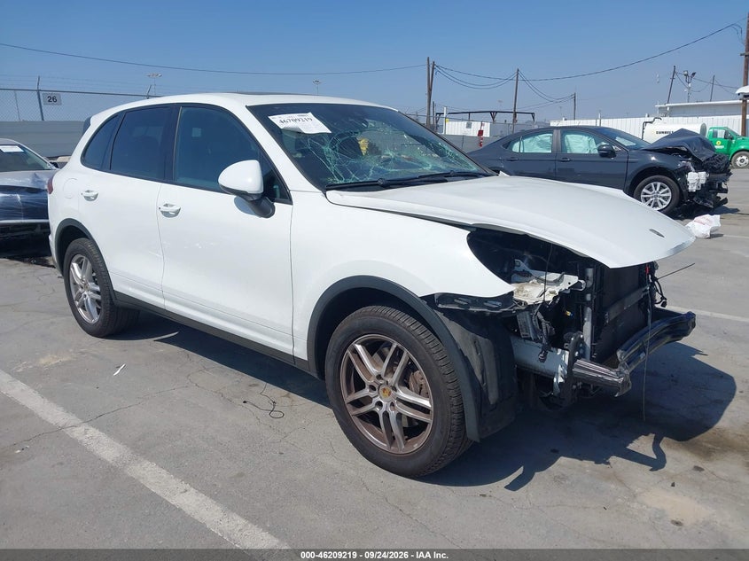 Photo of the 2016 PORSCHE CAYENNE