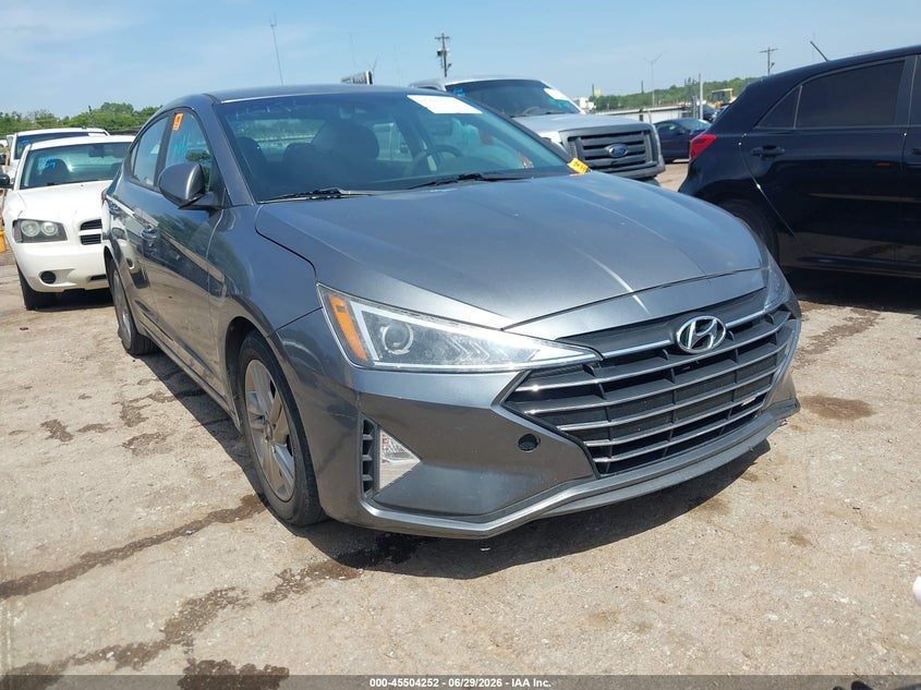 Photo of the 2019 HYUNDAI ELANTRA SEL