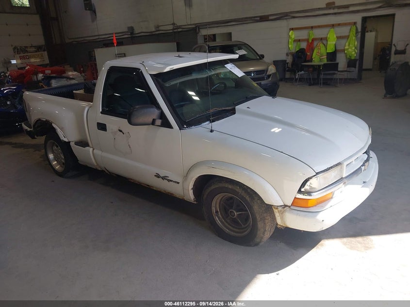 Photo of the 2000 CHEVROLET S-10 LS