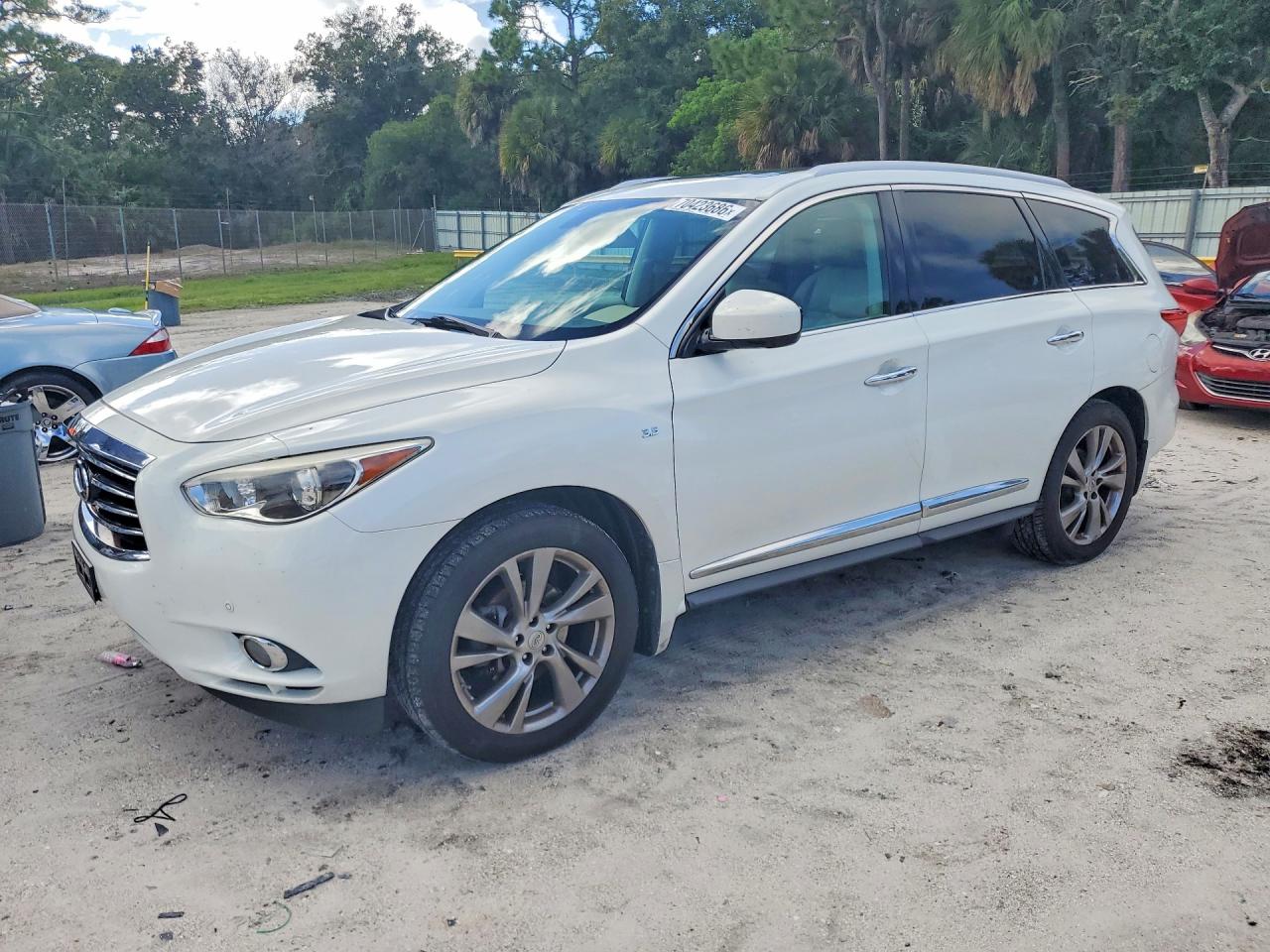 Photo of the 2014 INFINITI QX60 BASE