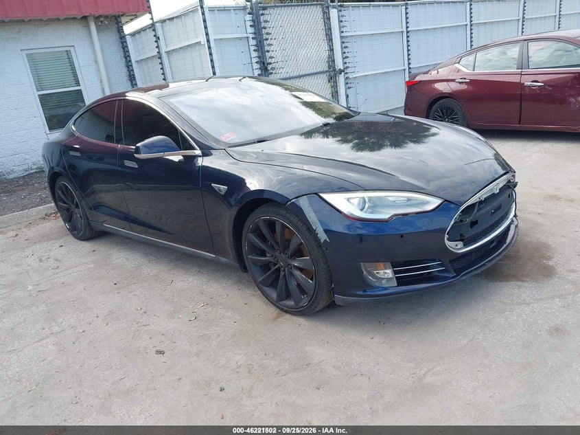 Photo of the 2014 TESLA MODEL S P85
