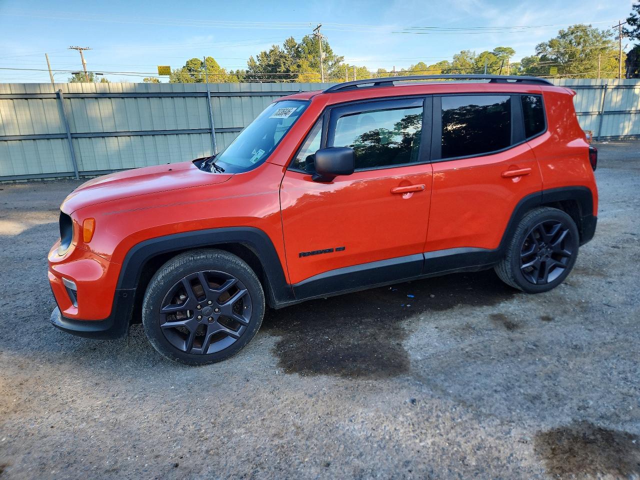 Photo of the 2021 JEEP RENEGADE LATITUDE