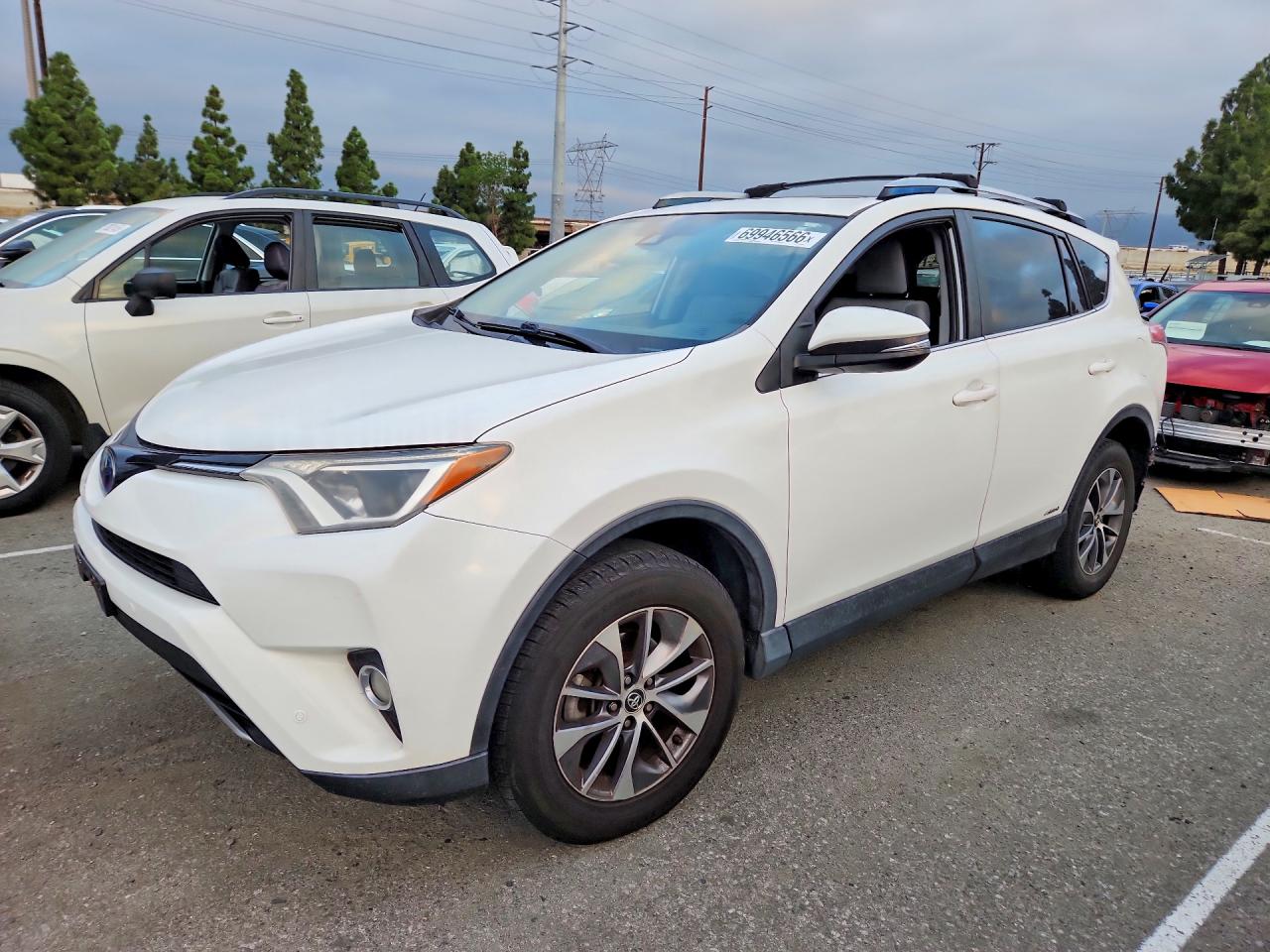 Photo of the 2017 TOYOTA RAV4 HYBRID XLE