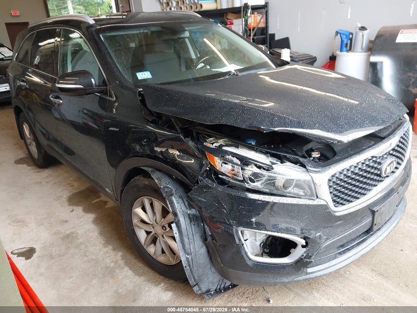 Photo of the 2017 KIA SORENTO 2.4L LX