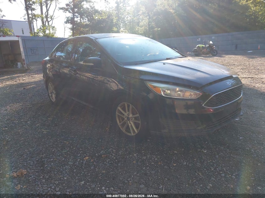 Photo of the 2015 FORD FOCUS SE