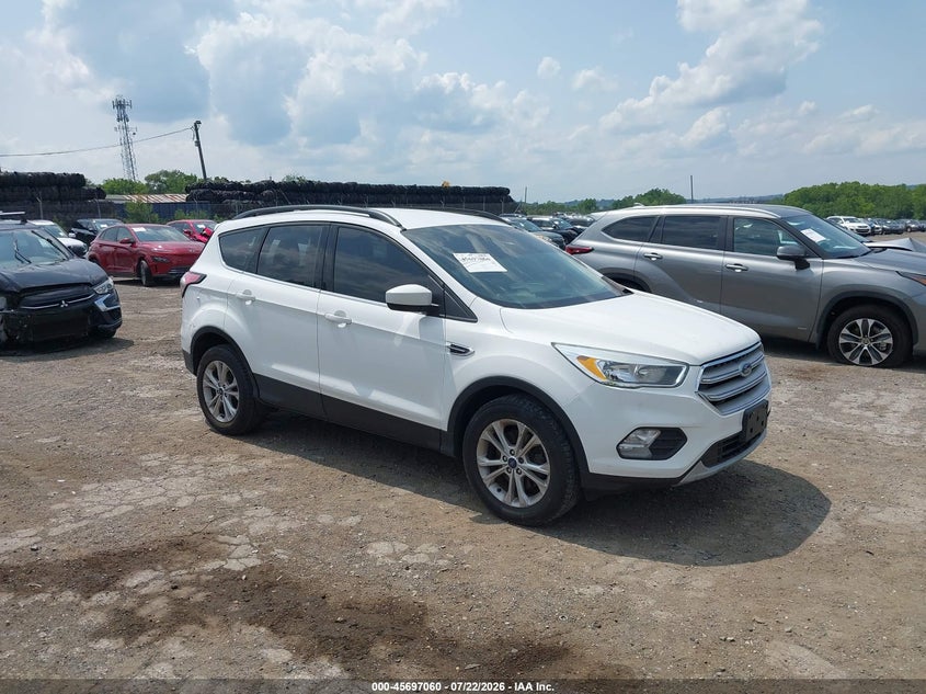 Photo of the 2018 FORD ESCAPE SE