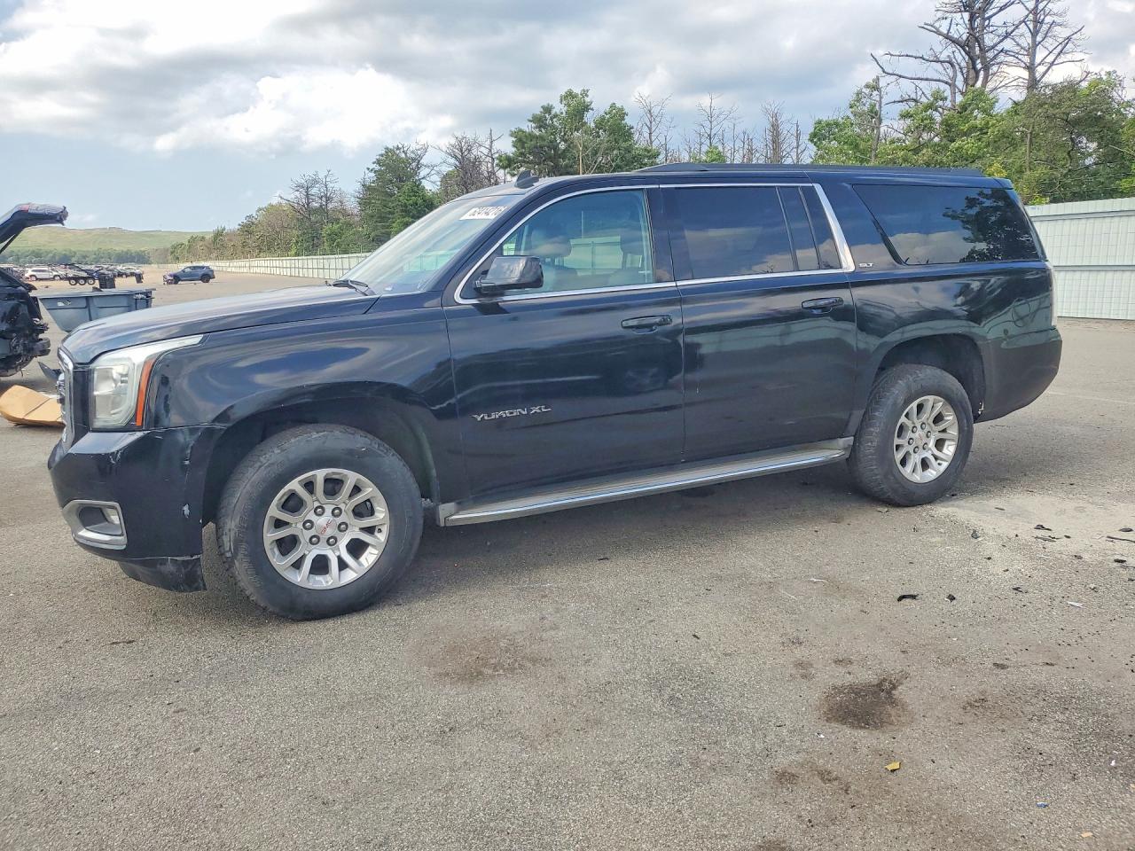 Photo of the 2015 GMC YUKON XL K1500 SLT