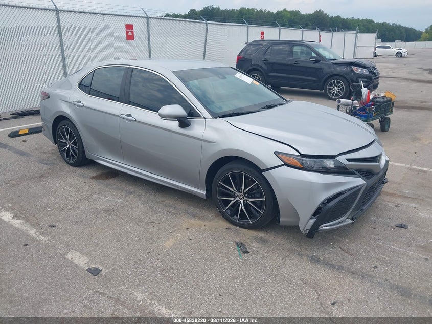 Photo of the 2024 TOYOTA CAMRY SE