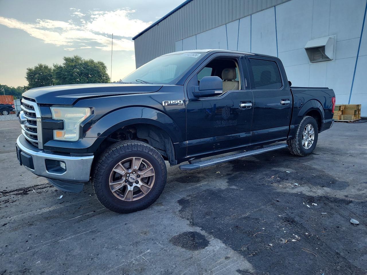 Photo of the 2015 FORD F150 SUPERCREW