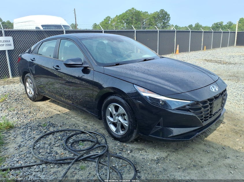 Photo of the 2021 HYUNDAI ELANTRA SE