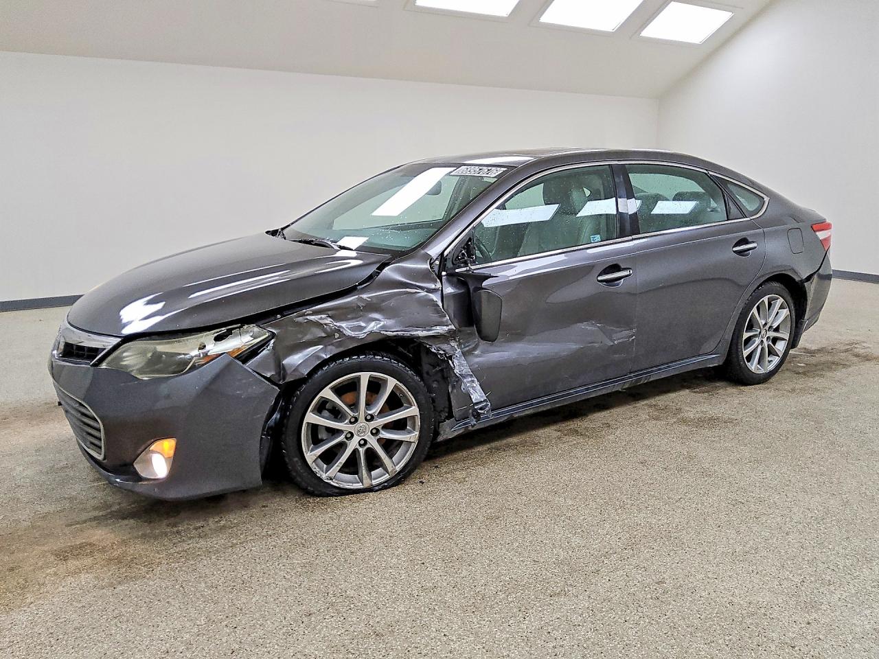 Photo of the 2014 TOYOTA AVALON XLE TOURING