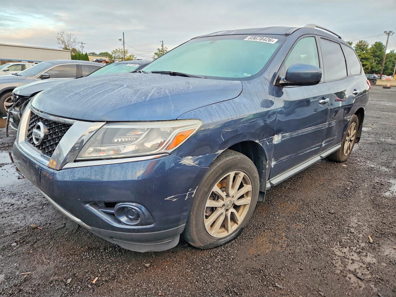 Photo of the 2015 NISSAN PATHFINDER S