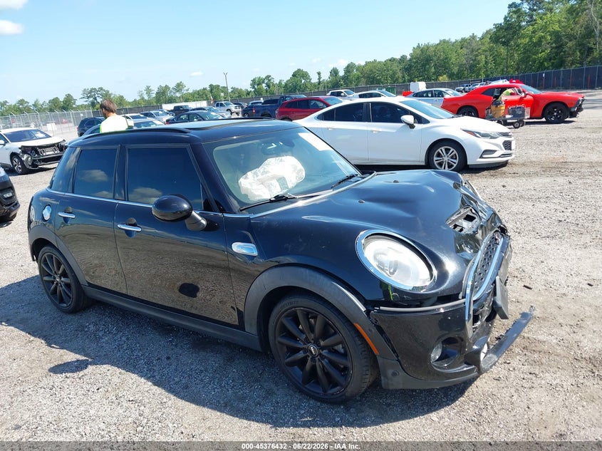 Photo of the 2018 MINI HARDTOP COOPER S