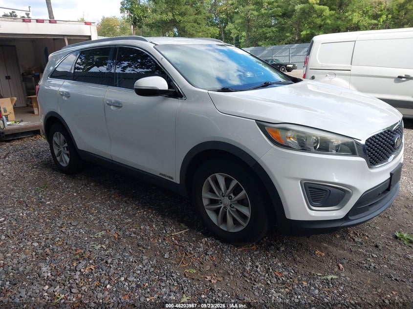 Photo of the 2017 KIA SORENTO 3.3L LX