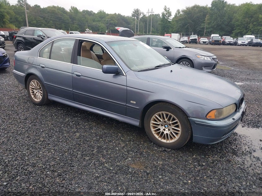 Photo of the 2003 BMW 530IA