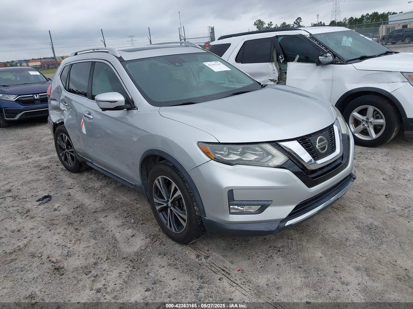 Photo of the 2017 NISSAN ROGUE SL
