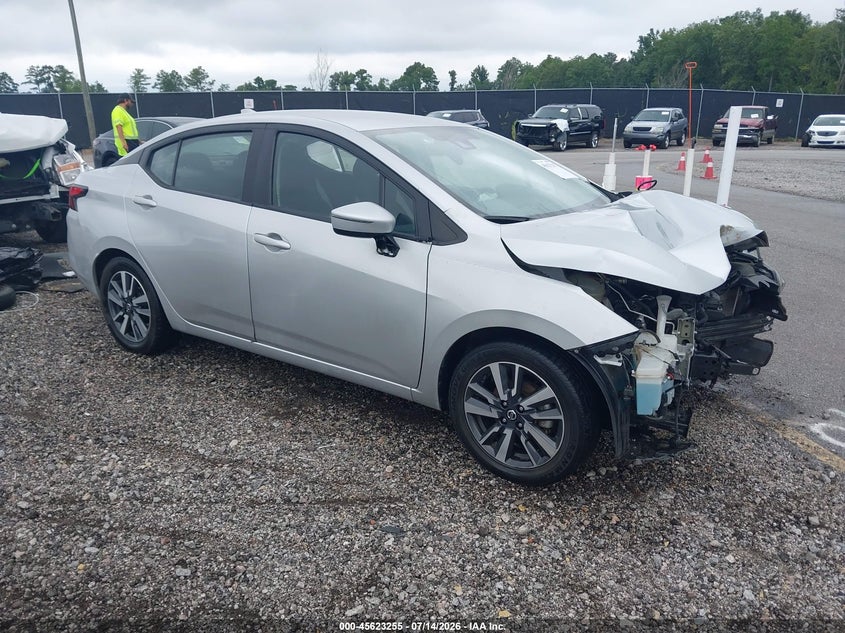 Photo of the 2021 NISSAN VERSA SV XTRONIC CVT
