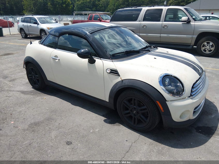 Photo of the 2013 MINI COUPE COOPER